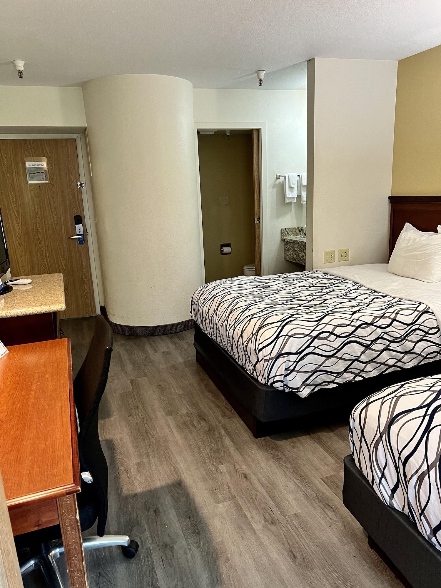 Rodeway Airport Mini-hôtel 2*